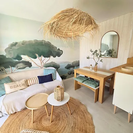 Apartament La De La